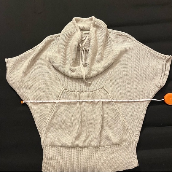 Short Sleeve Pullover Sweater - Picture 8 of 8